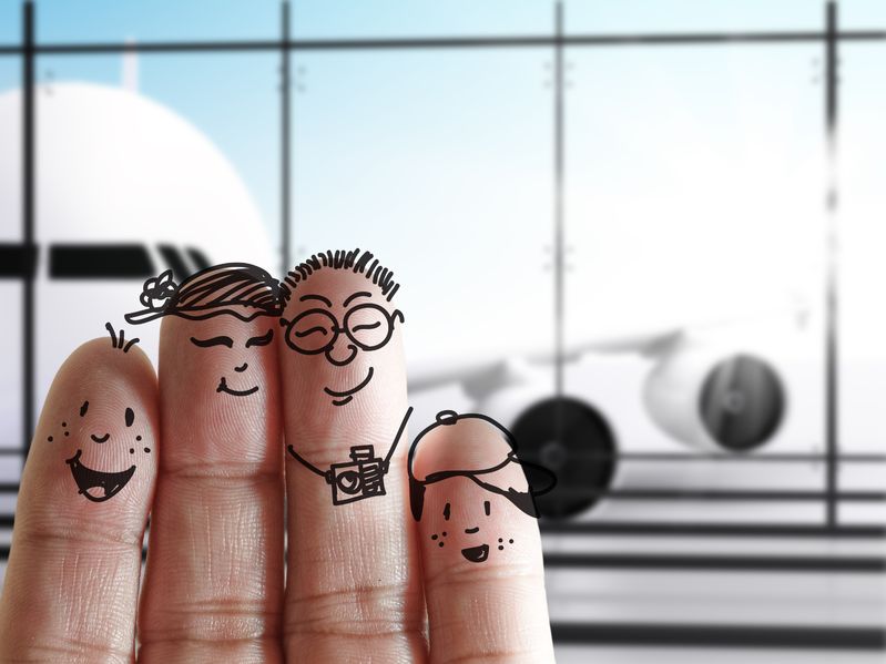 Flugreisen mit Kindern: 10 Tipps für eine entspannte Reise