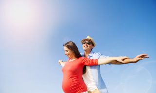 Schwanger fliegen: Checkliste Fliegen in der Schwangerschaft