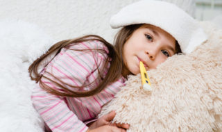 Fiebersenkende Hausmittel: Wadenwickel Baby, Kleinkind und Kind