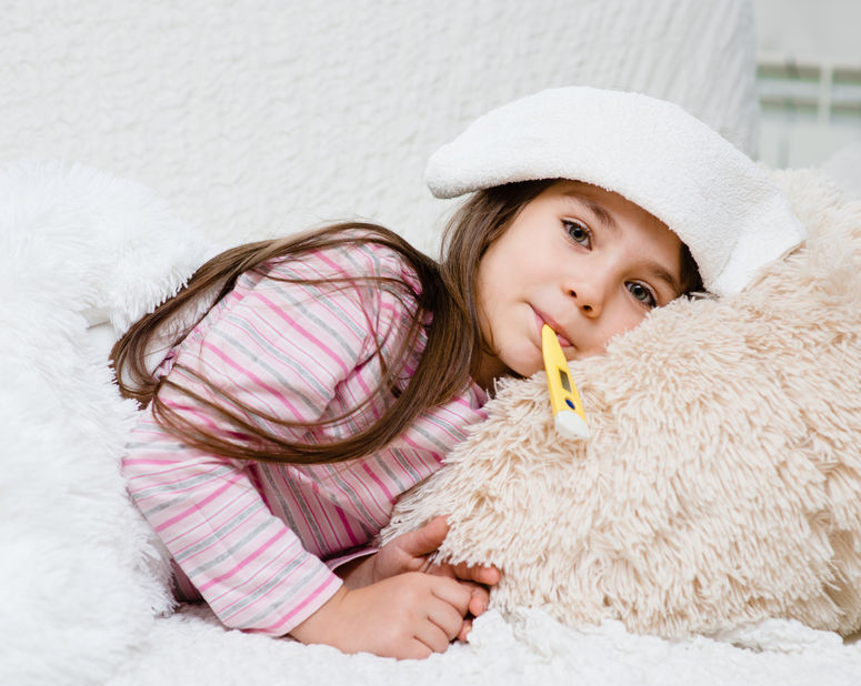Fieber bei Kleinkindern: Wadenwickel als fiebersenkendes Hausmittel