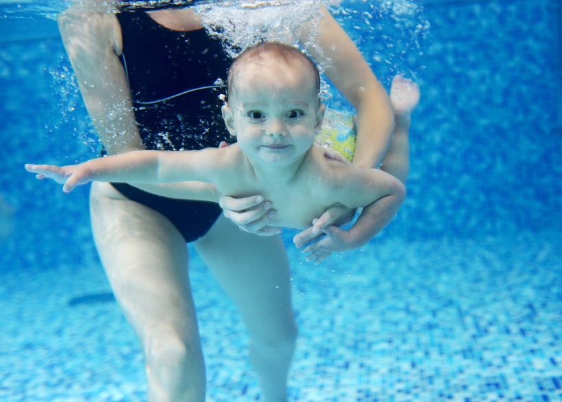 Mutter-Kind-Schwimmen: Mit dem Baby schwimmen gehen