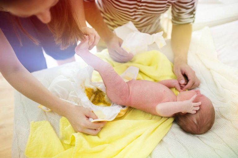 Kindspech (Mekonium): Der erste Stuhlgang eines Babys - socko