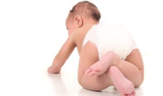 richtige Pflege Windelbereich und Babypo beim Baby