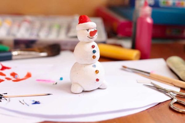 Salzteig: Schneemann basteln mit Kindern