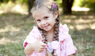 Einfache Flechtfrisuren und Zopffrisuren - Kinderfrisuren für Mädchen