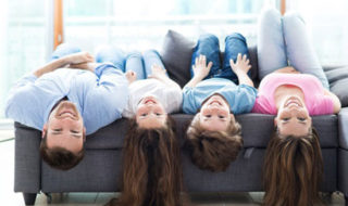 Familie: Couchsurfen mit Kind