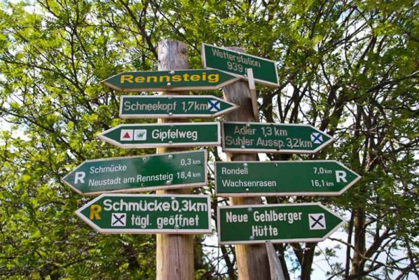 Ausflug mit Kindern Rennsteig im Thüringer Wald nahe des Feriendorf Auenland