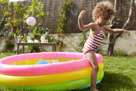 Spielspaß: Planschbecken für Kinder das ganze Jahr nutzen