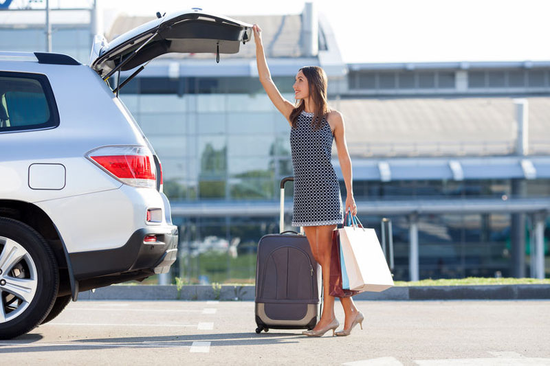 Parken am Flughafen: Diese Möglichkeiten gibt es