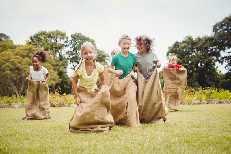 Wettbewerbe für Kinder mit Pokalen und Co. aufwerten – darum sind Auszeichnungen für Kinder so wichtig!