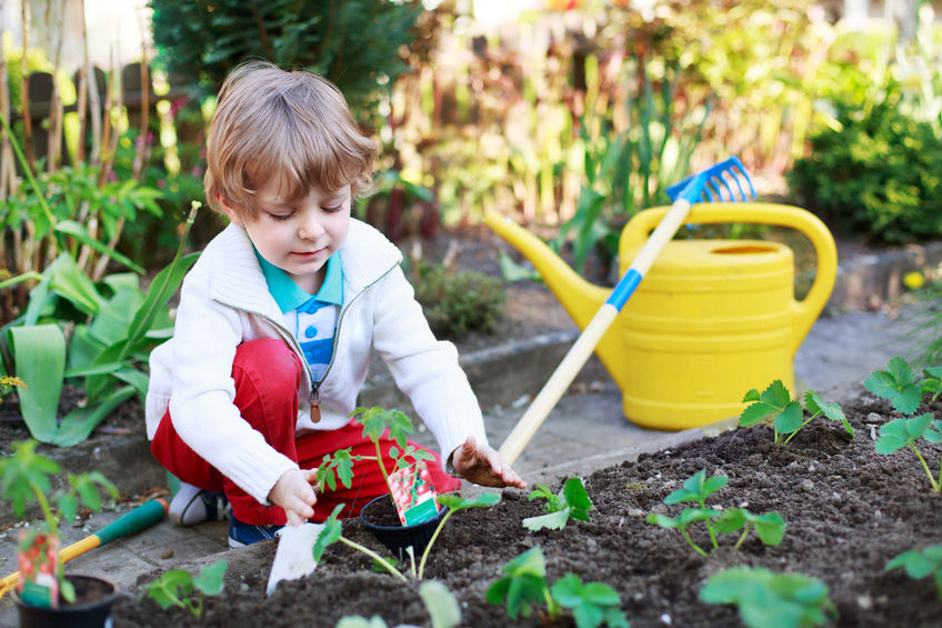 Mit Kindern beim Urban Gardening auch in der Stadt gärtnern