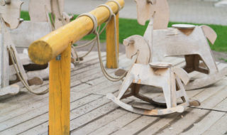 Holzpferd für den Garten